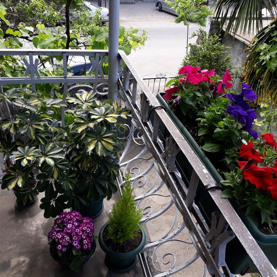 Homestay Izolda Μπατούμι Εξωτερικό φωτογραφία