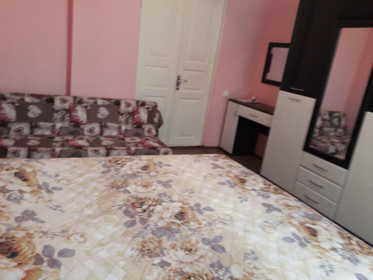 Homestay Izolda Μπατούμι Εξωτερικό φωτογραφία